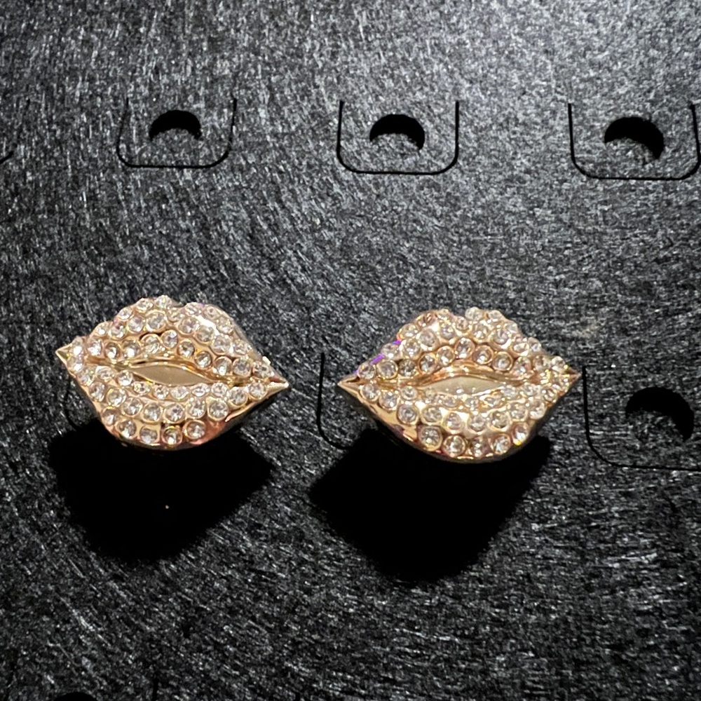 New 16 Pcs Luxury Rhinestone Butterfly Dollar Sign Lips Croc Charms Set - Picture 5 of 10